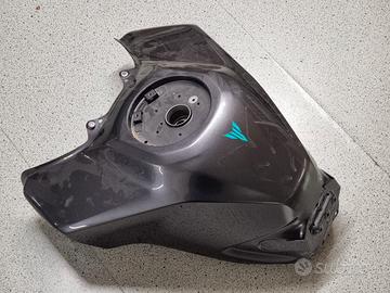 Mt09 2024 serbatoio con bozza