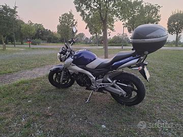Suzuki GSR 600 -2008