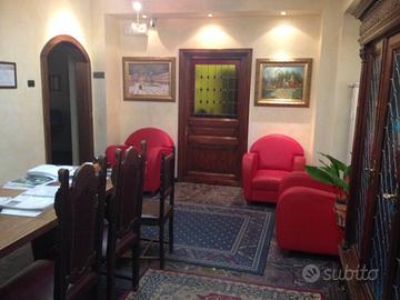 Attività / Licenza di 80 m² con 3 locali a Cuneo