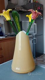 Vaso in vetro con fiori