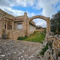 GROTTAGLIE - Villa rustica in pietra