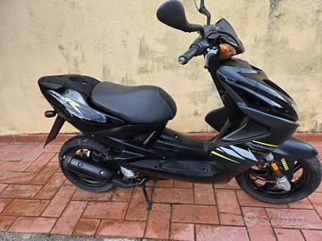 aerox 50 2t solo 3388 km finanziabile 