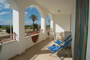 Pescoluse Fronte spiaggia con terrazzo vista pp