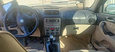 Alfa Romeo 147 1.6 Twin Spark 105 CV – Metano –