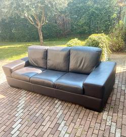 DIVANO IN VERA PELLE