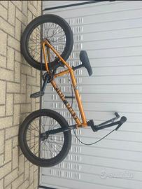 bucicletta BMX
