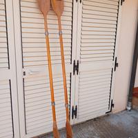 Bella coppia di pagaie per canoa