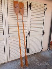 Bella coppia di pagaie per canoa