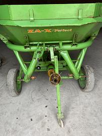 Spandiconcime amazzone