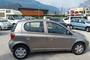 Toyota Yaris 1.3i 16V cat 5 porte Sol