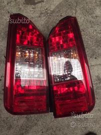 Fanali fiat idea 2004