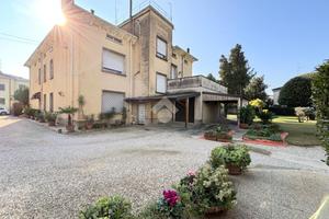 VILLA SINGOLA A GONZAGA