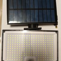 Faretto led con pannello solare 