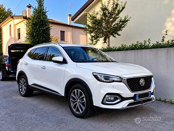 MG HS praticamente nuova 