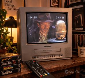 TV 14 “ Panasonic Vintage con VHS Funzionante