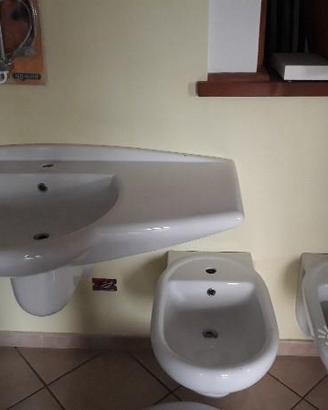 Lavabo da 120 con sanitari sospesi