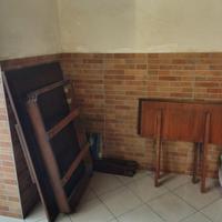 Tavolo e macchina da cucire