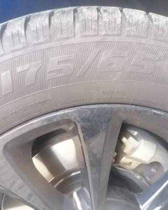 gomme termiche e con cerchi in lega