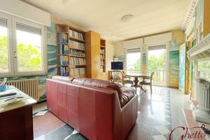 Appartamento di 239 m² con 5 locali e box auto dop