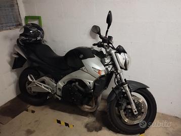 Suzuki GSR 600