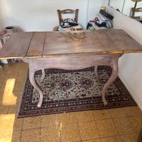 Scrivania decapata dipinta a mano