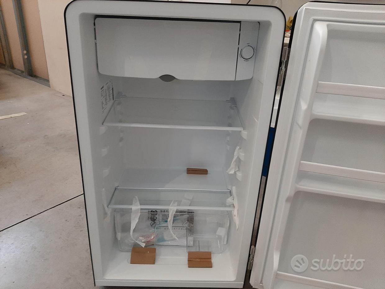 Mini frigo Comfee retrò 47 L di seconda mano per 119,99 EUR su