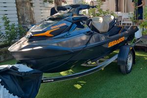 Moto d'acqua Sea-Doo GTX 230 + Carrello