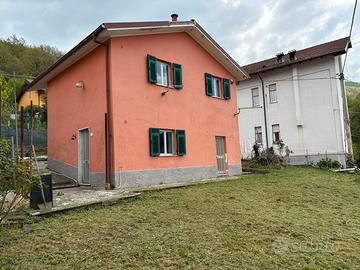 Casa indipendente con accesso carrabile e giardino