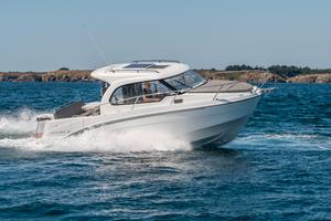Beneteau Antares 8 OB V2