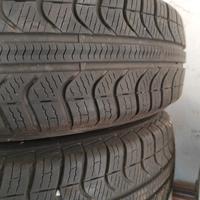 Coppia di pneumatici quattro stagioni Pirelli 