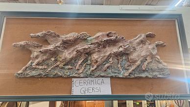 Bassorilievo in Ceramica "Cavalli in Corsa" – Mani