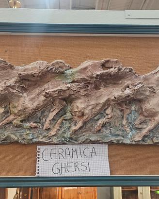 Bassorilievo in Ceramica "Cavalli in Corsa" – Mani