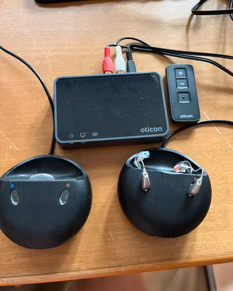 Apparecchi acustici oticon M2 ( usati) perfetti