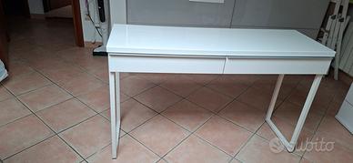 scrivania ikea