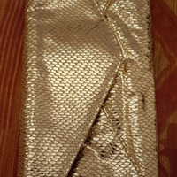 Pochette color oro