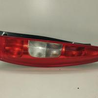 STOP FANALE POSTERIORE DESTRO MITSUBISHI Colt Seri