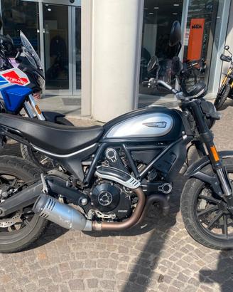 Ducati Scrambler 800 Icon Dark - 2021