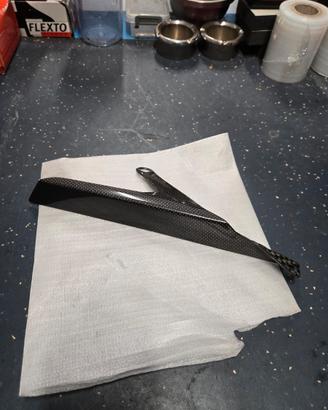 Parafango catena in carbonio R1 2015-2019 nuovo