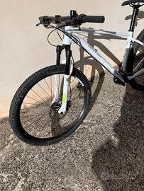 Bici Mtb cross country RACE700 telaio in alluminio