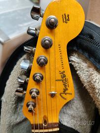 Chitarra elettrica Fender Stratocaster rosso