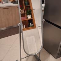 specchio con rotelle