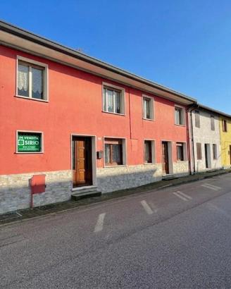 Casa con giardino privato e dependance a Ronchis