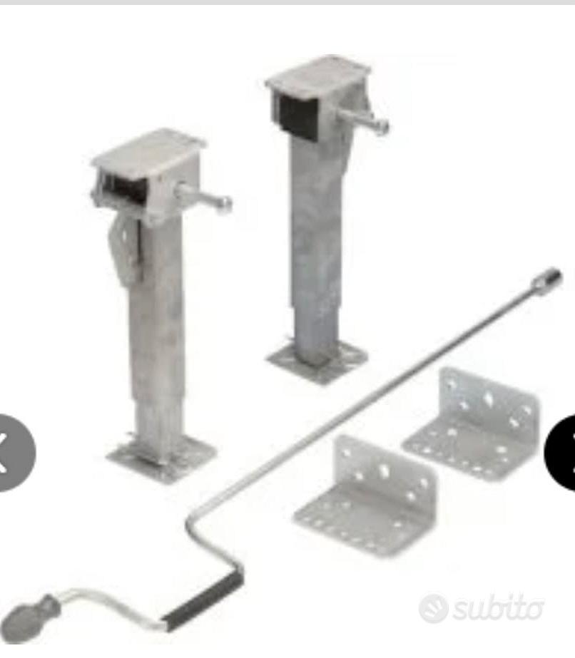 Piedini di stazionamento per camper Caravan e Camper In vendita a Milano