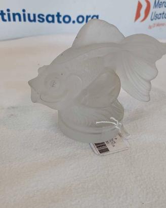 Scultura di pesce in vetro satinato stile Lalique