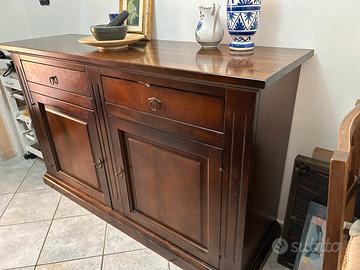 Credenza classica in legno massello con cassetti