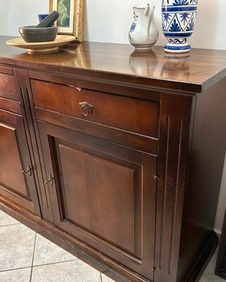 Credenza classica in legno massello con cassetti