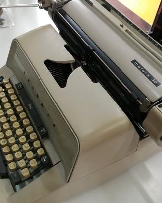 Macchina da scrivere TRIUMPH