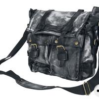 Borsa a tracolla grande e resistente.