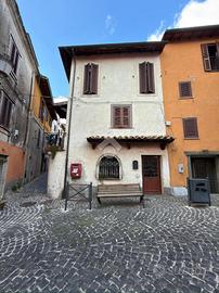 3 LOCALI A ROCCA PRIORA