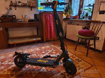 Monopattino elettrico Jeep Jad Advanced Safety